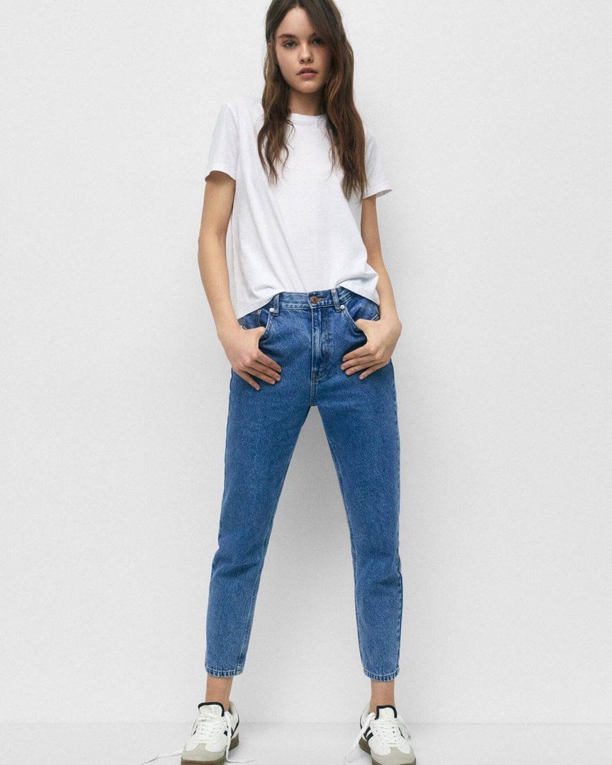 Pull & Bear Jeans - Basic Collection (Category: Jeans & Leggings) located in Singapore. Submitted by xinz_00 (Listing ID 1311683493, Image 1). Description: Basic high waist, tight jeans Buy 2 for $2 off total Buy 3 for $5 off total.
