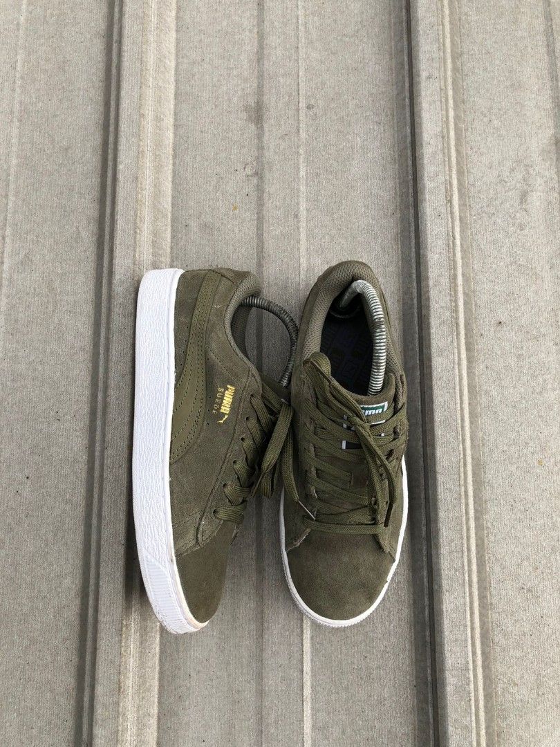 Puma Suede Green Army, Fesyen Pria, Sepatu Sneakers di Carousell