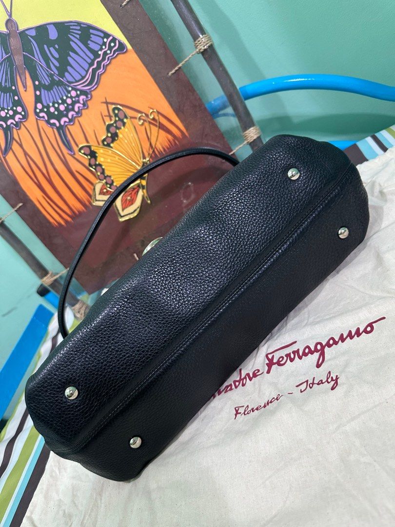 Salvatorre Ferragamo bag Olivia Nero (Category: Luxury Bags & Wallets) located in Marilao. Submitted by takasugim04379 (Listing ID 1311589655, Image 2). Description: bought but never use. .