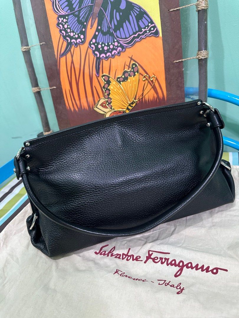 Salvatorre Ferragamo bag Olivia Nero (Category: Luxury Bags & Wallets) located in Marilao. Submitted by takasugim04379 (Listing ID 1311589655, Image 3). Description: bought but never use. .