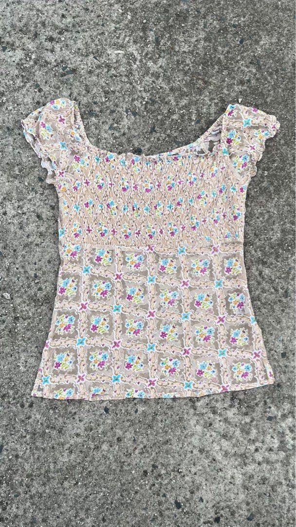 Veeko See-through short sleeve shirt (Category: Shirts) located in San Pedro. Submitted by hael_ (Listing ID 1311534073, Image 1). Description: Thrifted Size M on tag no issue.