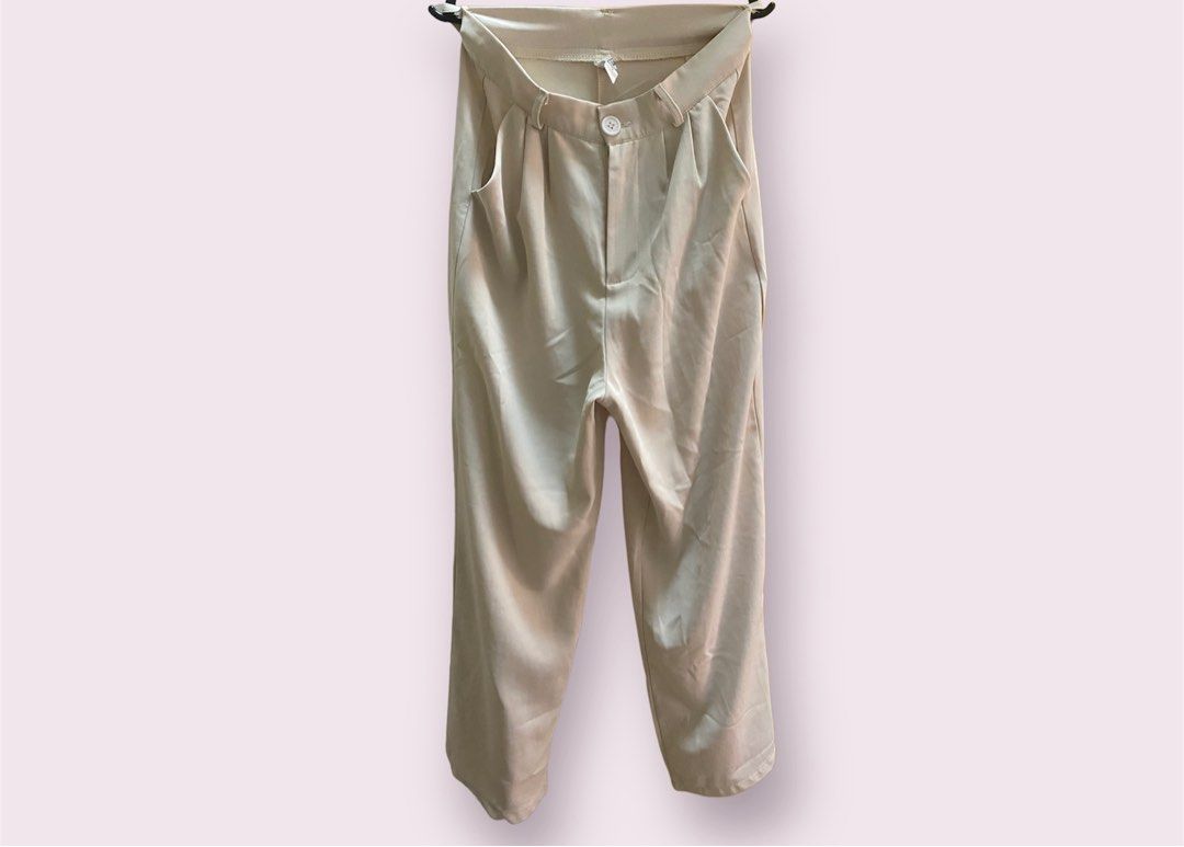 SHEIN TROUSER BEIGE (Category: Other Bottoms) located in Baguio. Submitted by declutterwithmmeee (Listing ID 1311606769, Image 1). Description: NO FLAWS pangit lang pagkakapicture pero maganda siya when worn :).