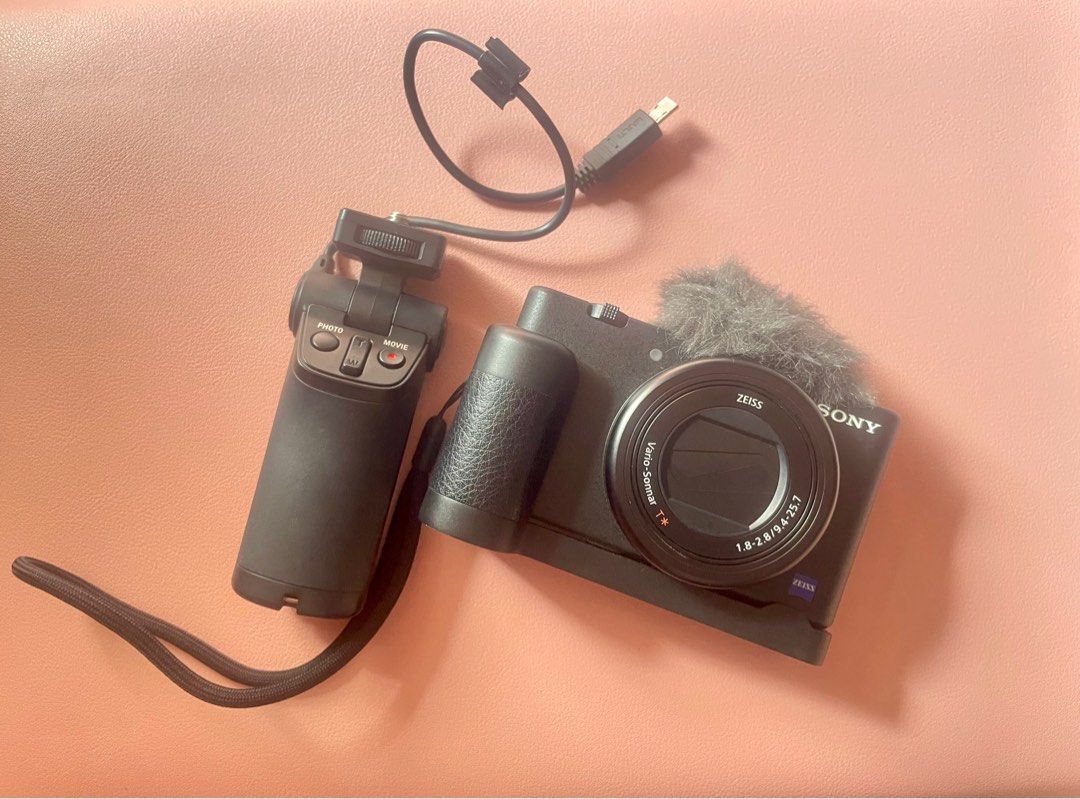 SONY ZV-1 (Category: Cameras) located in Pasay City. Submitted by joycemata (Listing ID 1311593820, Image 2). Description: Complete Set (Box and Receipt Included) With warranty until August Sony Shooting Grip JJC Aluminum Hand Grip Screen Protector Mini LED Video light Purple Sony Bag limited edition with windscreen .