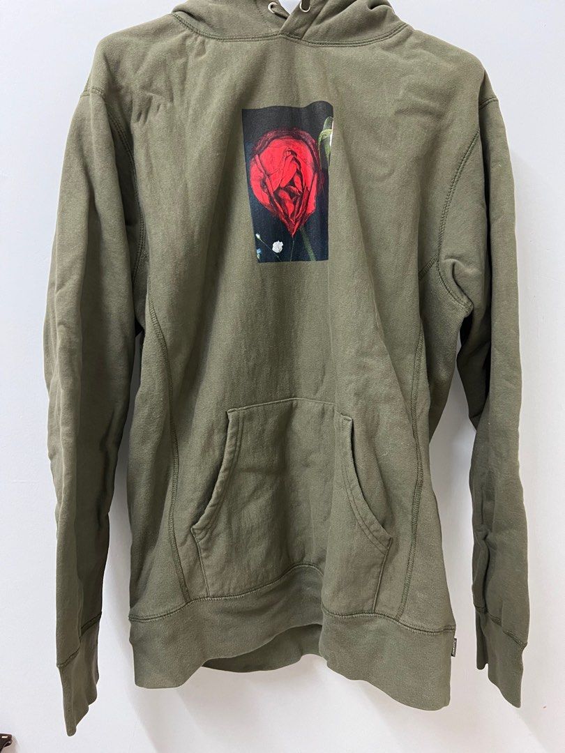 Supreme araki hoodie deals