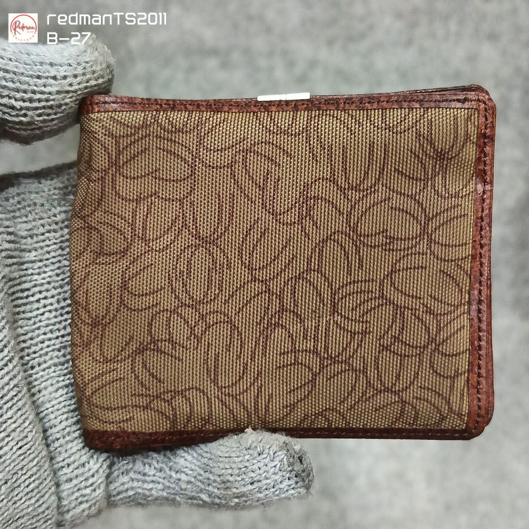 Ungaro Paris Wallet (Category: Luxury Bags & Wallets) located in Meycauayan. Submitted by redmants2011 (Listing ID 1311525193, Image 2). Description: Ungaro Paris Wallet. Unused. Old stock. Payment - Gcash / Bank Transfer Shipping - Gogo Xpress / Flash Express.