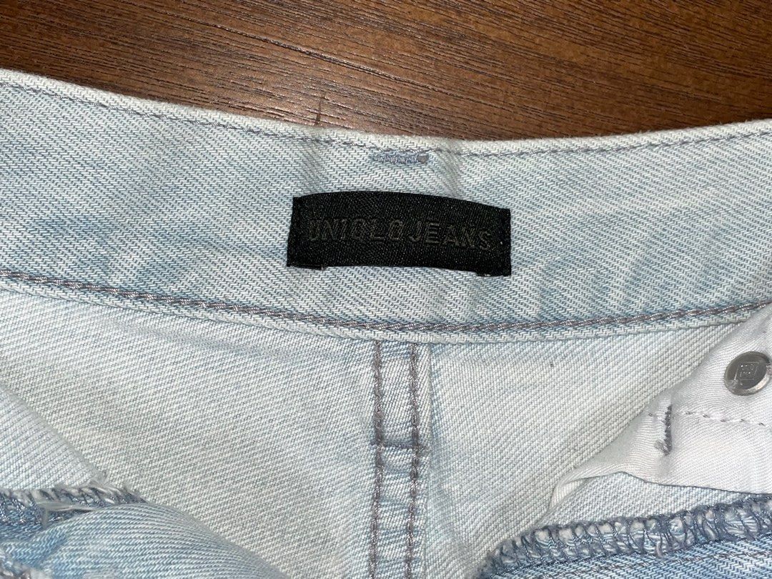 UNIQLO distressed denim shorts (Category: Shorts) located in Quezon City. Submitted by mclbee (Listing ID 1311699546, Image 3). Description: Uniqlo distressed denim jeans RFS: im decluttering clothes na masikip na sakin 🩵 size 25 (63.5 cm) waist 🩵 no longer available in uniqlo stores 🩵 lightly used 🩵 no damages, no stains.