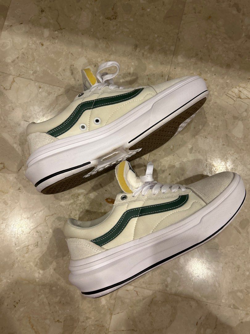 VANS OLD SKOOL OVERT COMFYCUSH off white with green stripe Men s Fashion Footwear Sneakers on Carousell