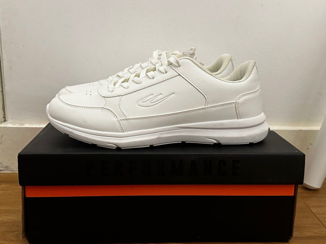 World Balance white rubber shoes US 10 Men s Fashion Footwear Casual Shoes on Carousell