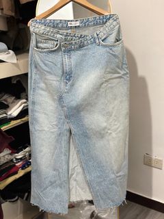 (Category: ) located in . Submitted by DeclutterWithJam (Listing ID 1311650811, Image 1). Description: .