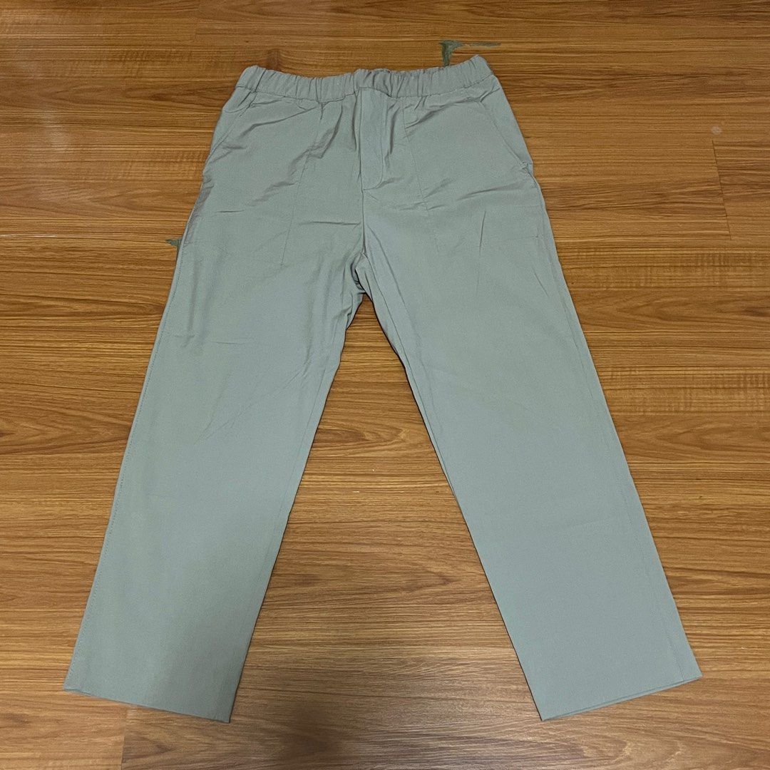 Zara Man Relaxed Fit Trousers (Category: Chinos) located in Manila. Submitted by mb_25_90 (Listing ID 1311578432, Image 1). Description: Zara Man Relaxed fit Drawsting Waist 31 Mocha colored.
