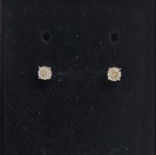 0.14Ct Total Diamond Earrings in 18K White Gold Setting
