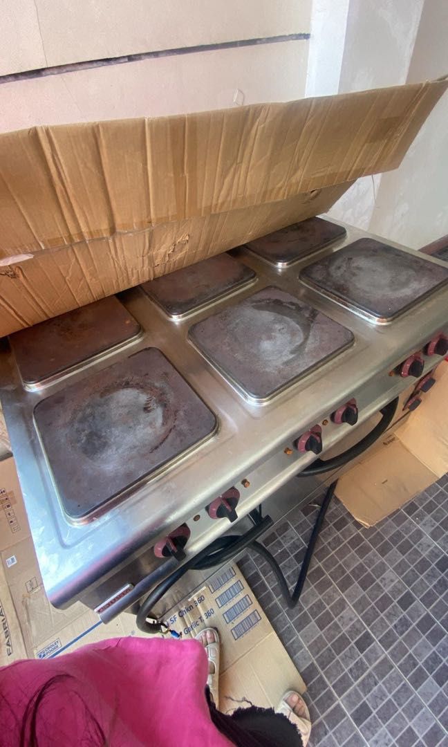 6 Burner Electric stove with Oven (Category: Cookware & Accessories) located in San Pablo. Submitted by drekhali (Listing ID 1307034029, Image 3). Description: Used 6 burner electric stove with oven. Still working just needs cleaning. San Pablo city, laguna.
