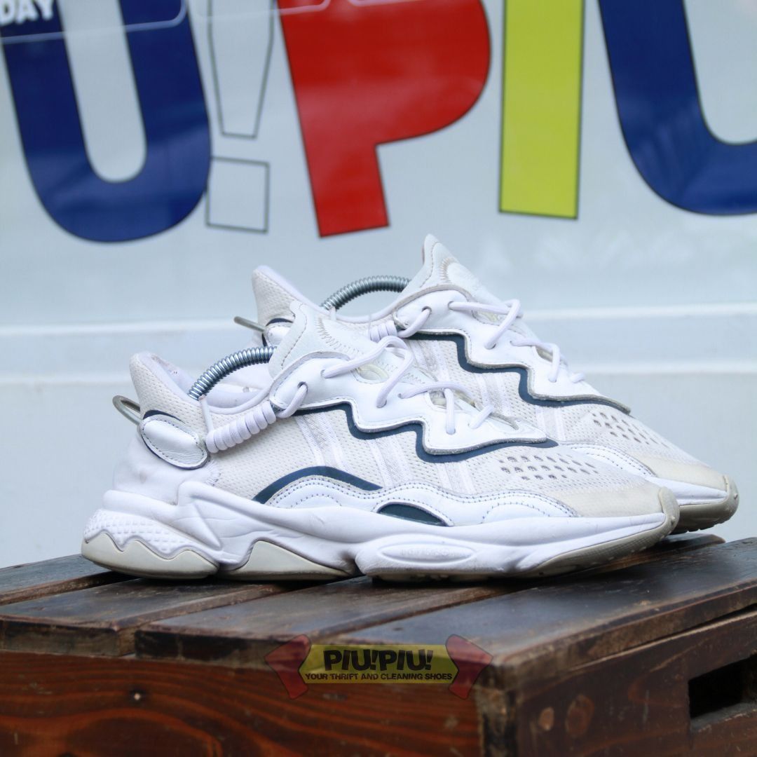 ADIDAS OZWEEGO 42 Fesyen Pria Sepatu Sneakers di Carousell