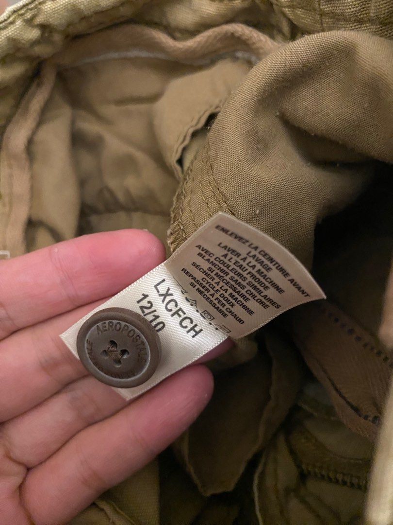 Aeropostale Authentic Cargo Double Knee (Khaki) 28/29 (Category: Jeans) located in Mandaluyong City. Submitted by julianromuar (Listing ID 1307015416, Image 3). Description: 27/28 on tag fits 29-30 -not thrifted.