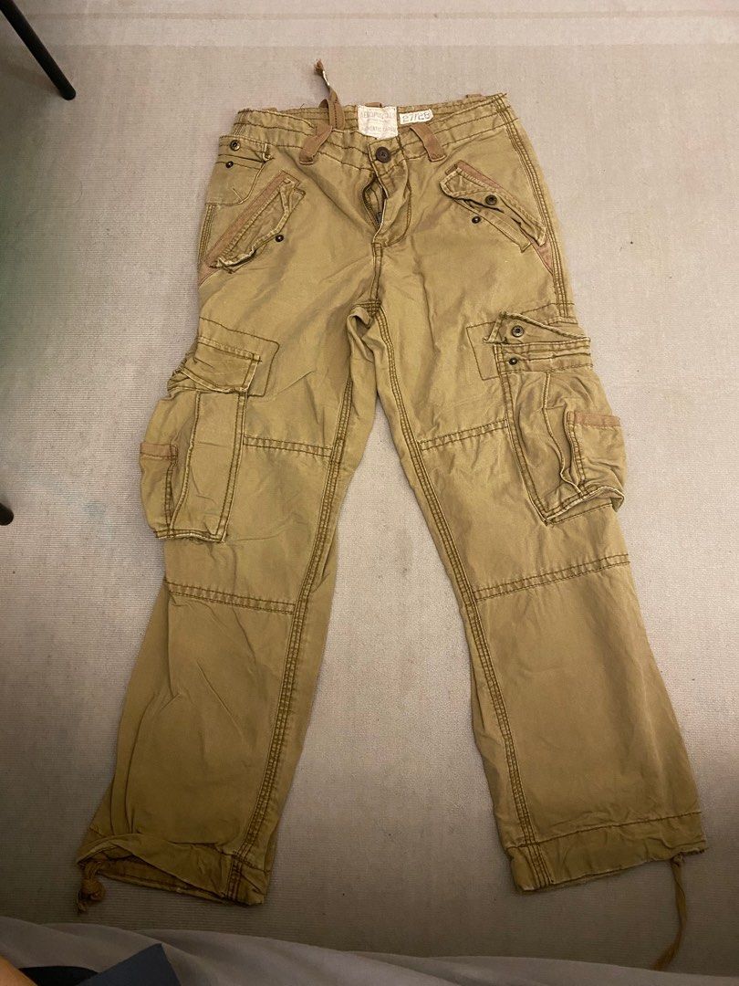 Aeropostale Authentic Cargo Double Knee (Khaki) 28/29 (Category: Jeans) located in Mandaluyong City. Submitted by julianromuar (Listing ID 1307015416, Image 1). Description: 27/28 on tag fits 29-30 -not thrifted.