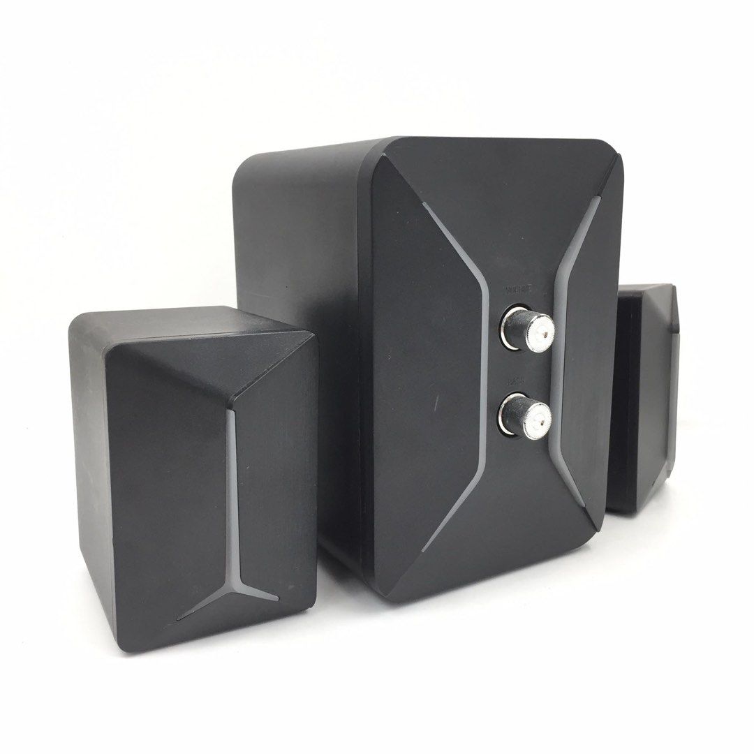 ANKO RGB Gaming Speaker (Category: Soundbars, Speakers & Amplifiers) located in Pasay City. Submitted by ayinong168 (Listing ID 1306924896, Image 1). Description: Description: -Input rating: 5V — 1A -Unit Model: 43099832 -Power: 11W 45Hz-18Khz -Adjust volume and bass level -Powered by USB cable -11W RMS power output / Aux in NOTE: Please refer to the actual posted photos as primary reference. .