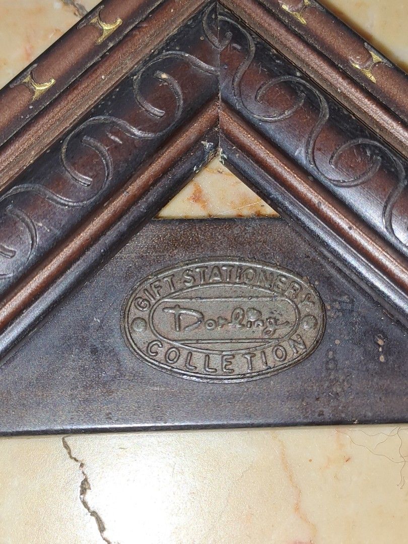 Bingkai foto susun tiga, Antik, Pajangan di Carousell