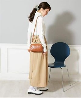 (Category: ) located in . Submitted by eshoppaholic_100 (Listing ID 1307021653, Image 1). Description: .