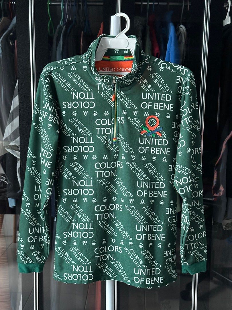 Benetton half jacket shop