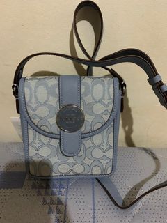 (Category: ) located in . Submitted by ms.bags (Listing ID 1306999894, Image 1). Description: .