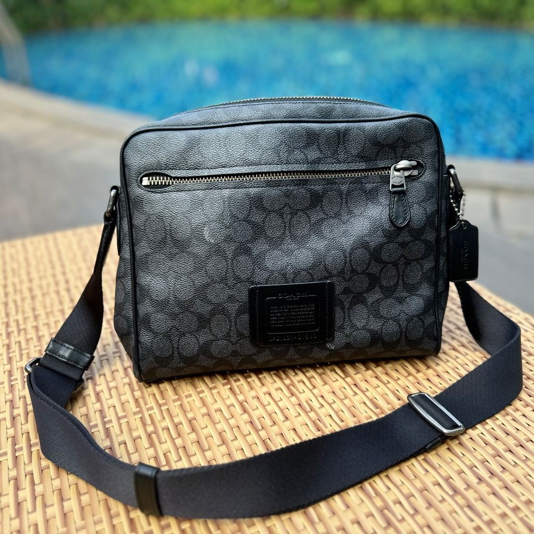 Coach Sling Bag Original Butik Fesyen Pria Tas Dompet Tas Selempang di Carousell