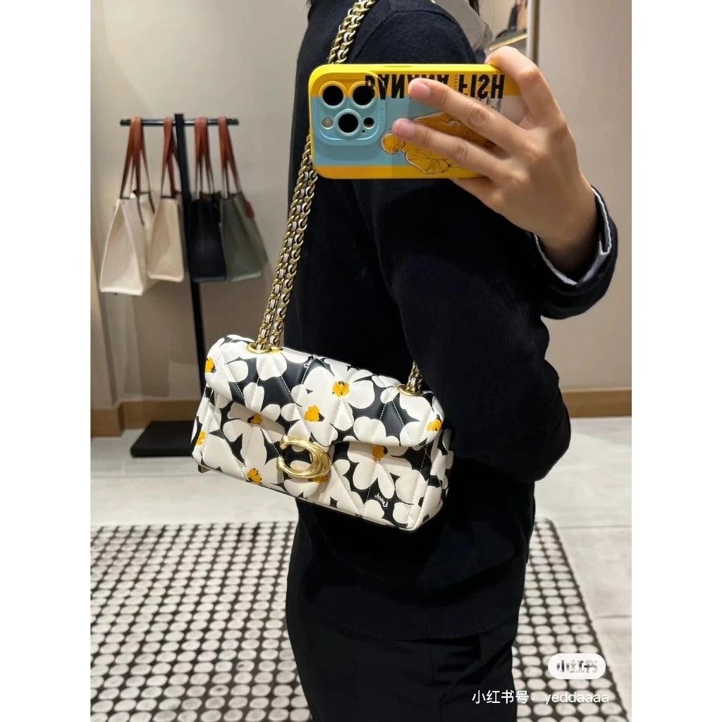 Coach Innai Coach Quilted Tabby 20 Daisy Innai, Women's Fashion, Bags & Wallets ...