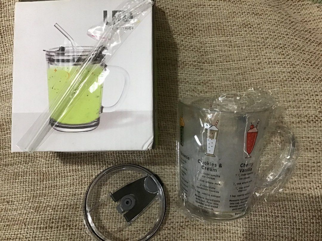 Glass mug with lid and straw (Category: Water Bottles & Tumblers) located in Manila. Submitted by carou35896 (Listing ID 1306925735, Image 2). Description: .