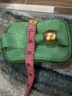 Green pouch for make up travel jewelries
