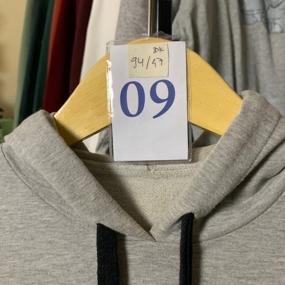 Hoodie Crop abu Fesyen Wanita Pakaian Wanita Baju Luaran di Carousell