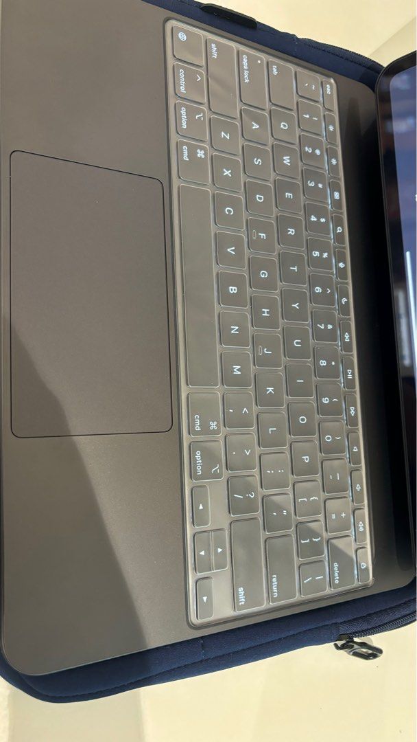 iPad Pro M4 13 2024 Magic Keyboard Cover (Category: iPad) located in Mandaluyong City. Submitted by KenP07 (Listing ID 1307047850, Image 1). Description: iPad Pro M4 13 2024 Magic Keyboard Cover Available hanggat posted Pickup: SMDC lightmall OR Deliver via lalamove.