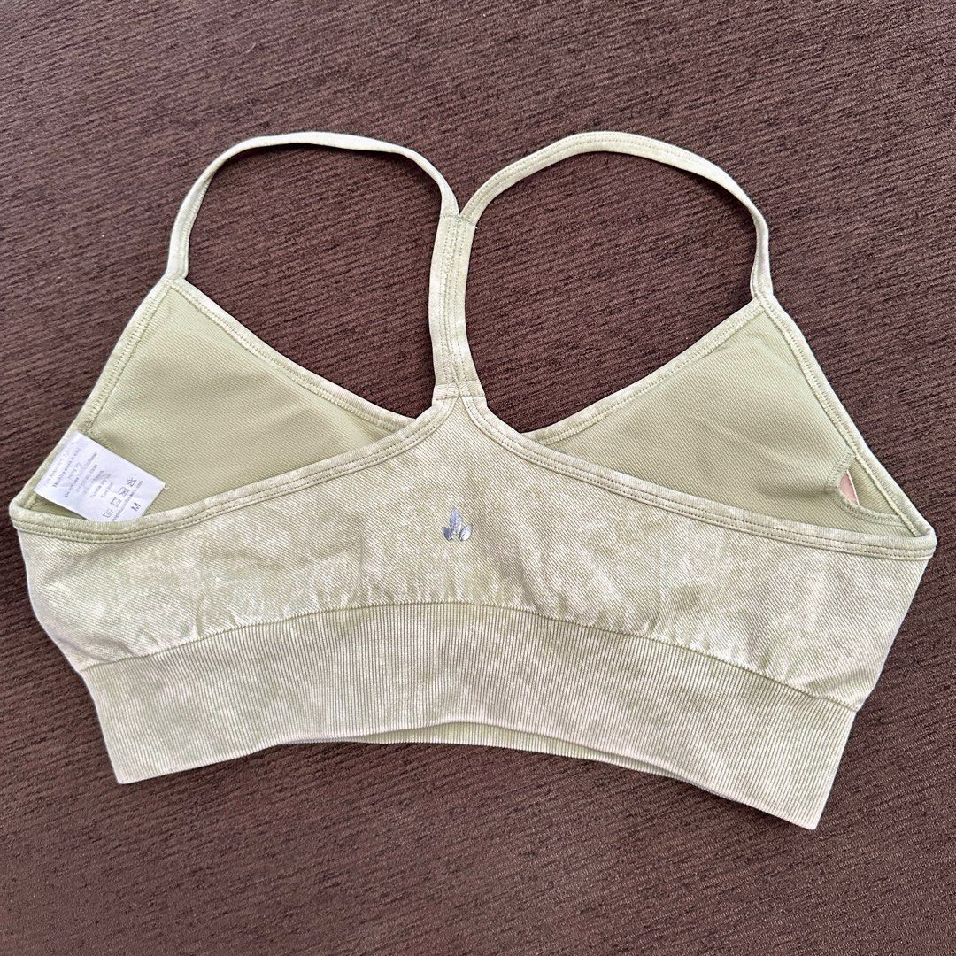 Lotus Sports Bra (Category: Activewear) located in Calamba. Submitted by patcleansout (Listing ID 1306946086, Image 2). Description: Bought from another Carousell shop. Too big for me.