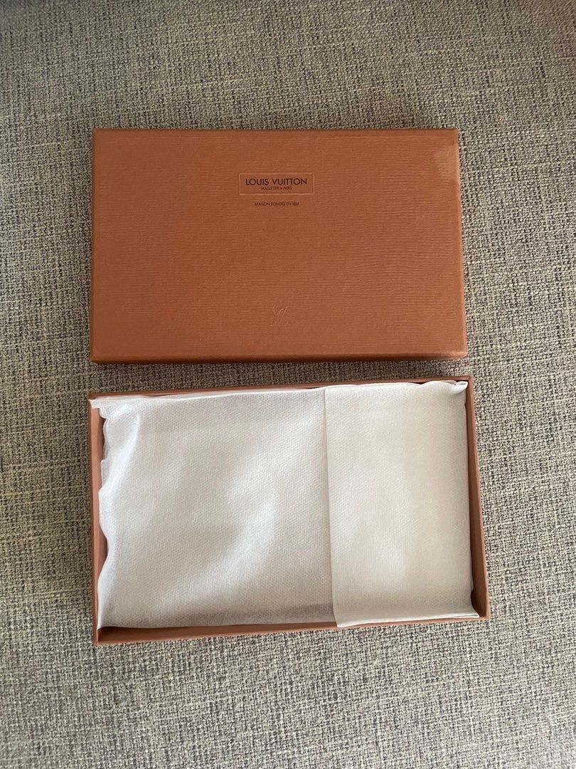 Lv bandeau/accessories box (Category: Storage Boxes & Baskets) located in Manila. Submitted by tintin._. (Listing ID 1306974188, Image 1). Description: Authentic..