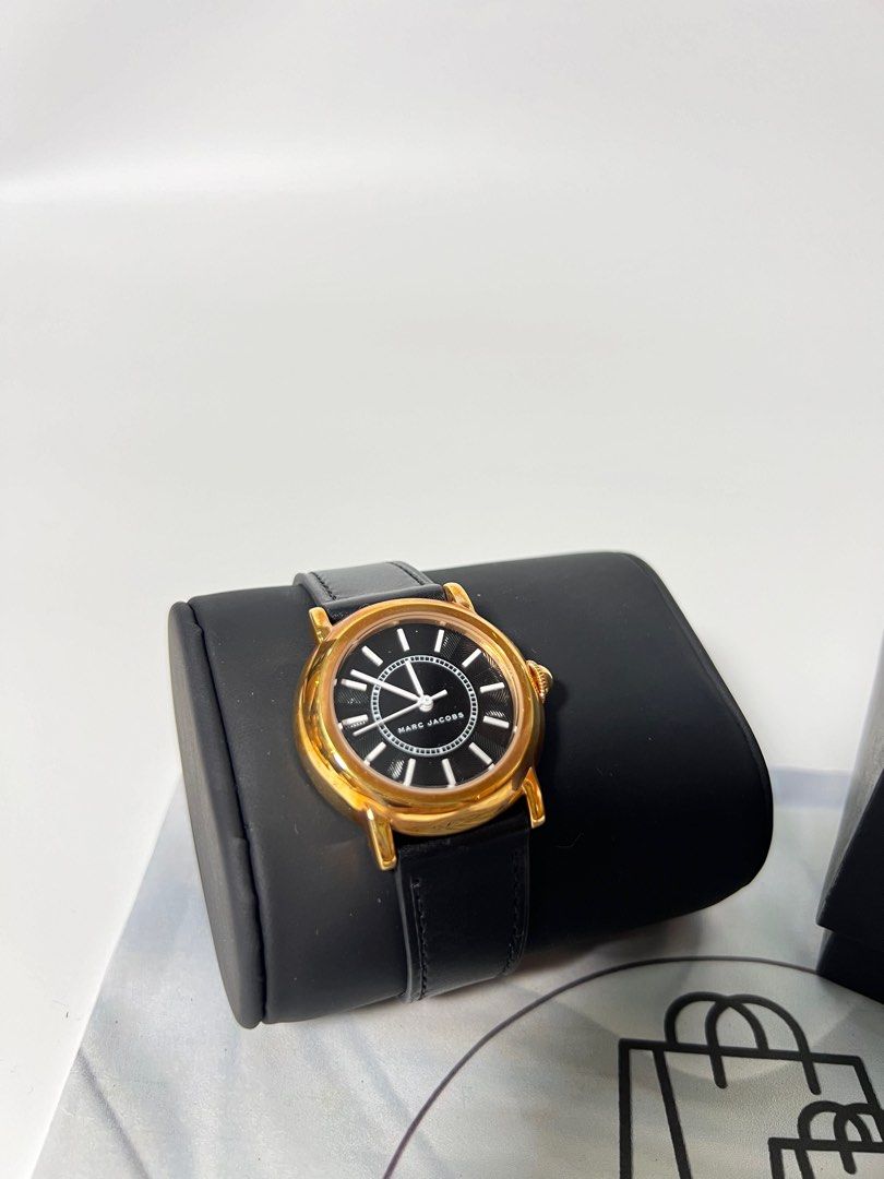 Marc Jacobs Watch (Category: Women's Watches) located in Bacoor. Submitted by sixtin_ (Listing ID 1306973634, Image 2). Description: 💯%Authentic/ Original MJ watch small size unused condition.