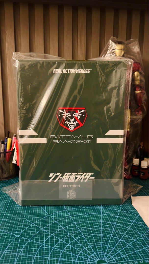 分享Medicom RAH DX 1/6 新幪面超人2+1號，RAH 792, 興趣及遊戲, 玩具