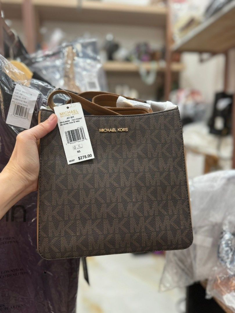 Michael kors swingpack shop