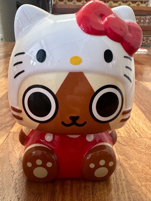 Monster Hunter x Hello Kitty Coin Bank (Category: Character Goods) located in Paranaque City. Submitted by kimaebl (Listing ID 1306941217, Image 2). Description: 400 last price! Ceramic coin bank Brand new but has hairline cracks.