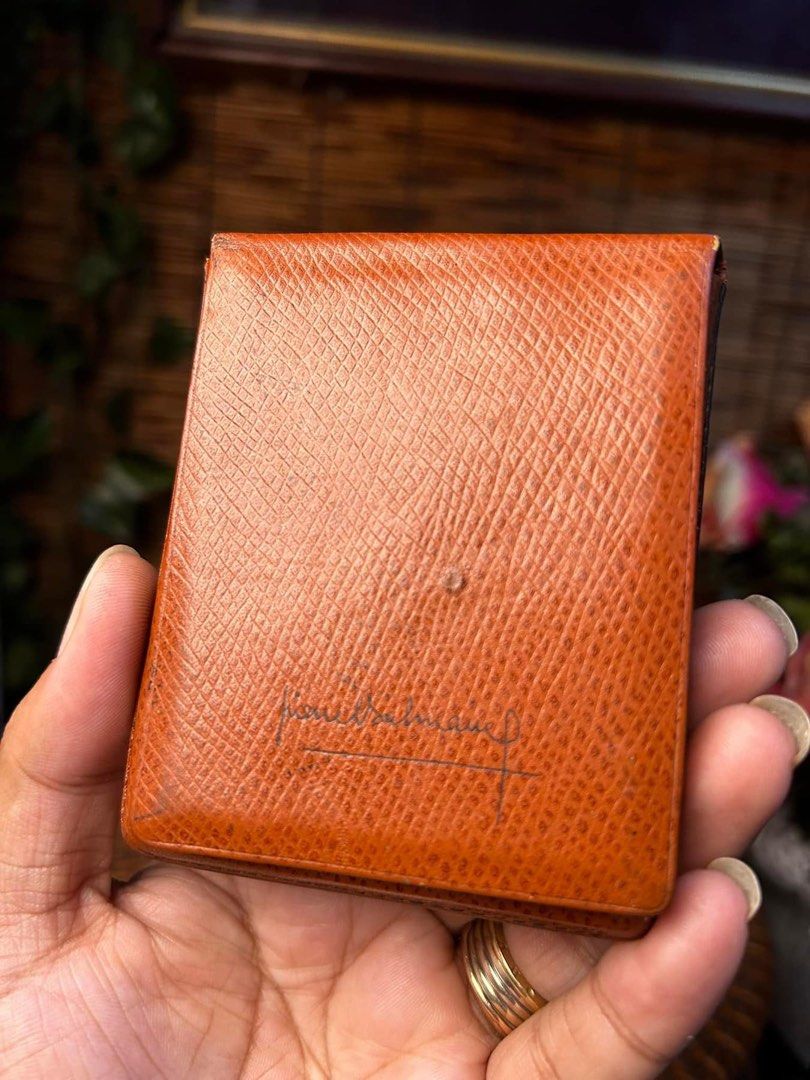 PIERRE BALMAIN PARIS Mens card wallet (Category: Luxury Bags & Wallets) located in Quezon City. Submitted by whatsinmyclosett (Listing ID 1306889329, Image 2). Description: PIERRE BALMAIN PARIS Mens card wallet ☑️made in France ☑️ORIGINAL ☑️ykk zipper ☑️Vintage ☑️8 X 10 CM ☑️Collectible Item ☑️Manage your expectation this is second hand bag Hindi brand new Binibili mo 🔴item is vintage! Luma. Kindly check the photos upload. All details and status