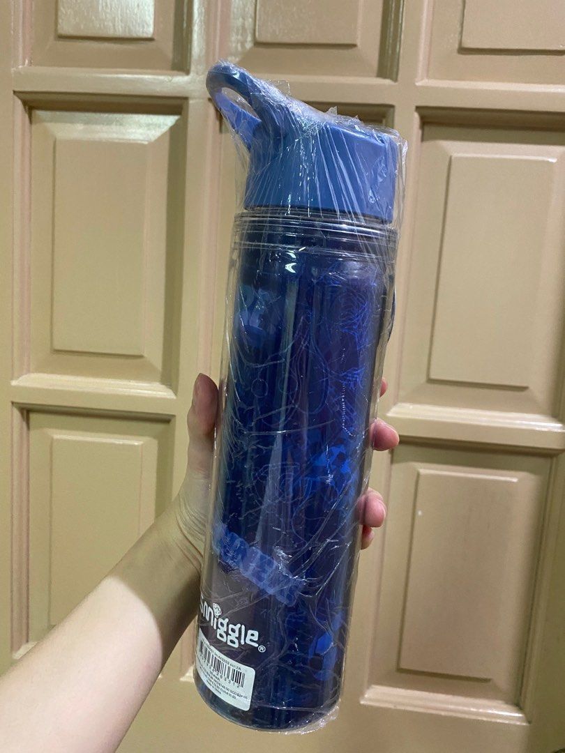 Smiggle water tumbler (Category: Other Babies Going Out Needs) located in Cebu City. Submitted by izacloset (Listing ID 1306941823, Image 1). Description: Original price is 949 .