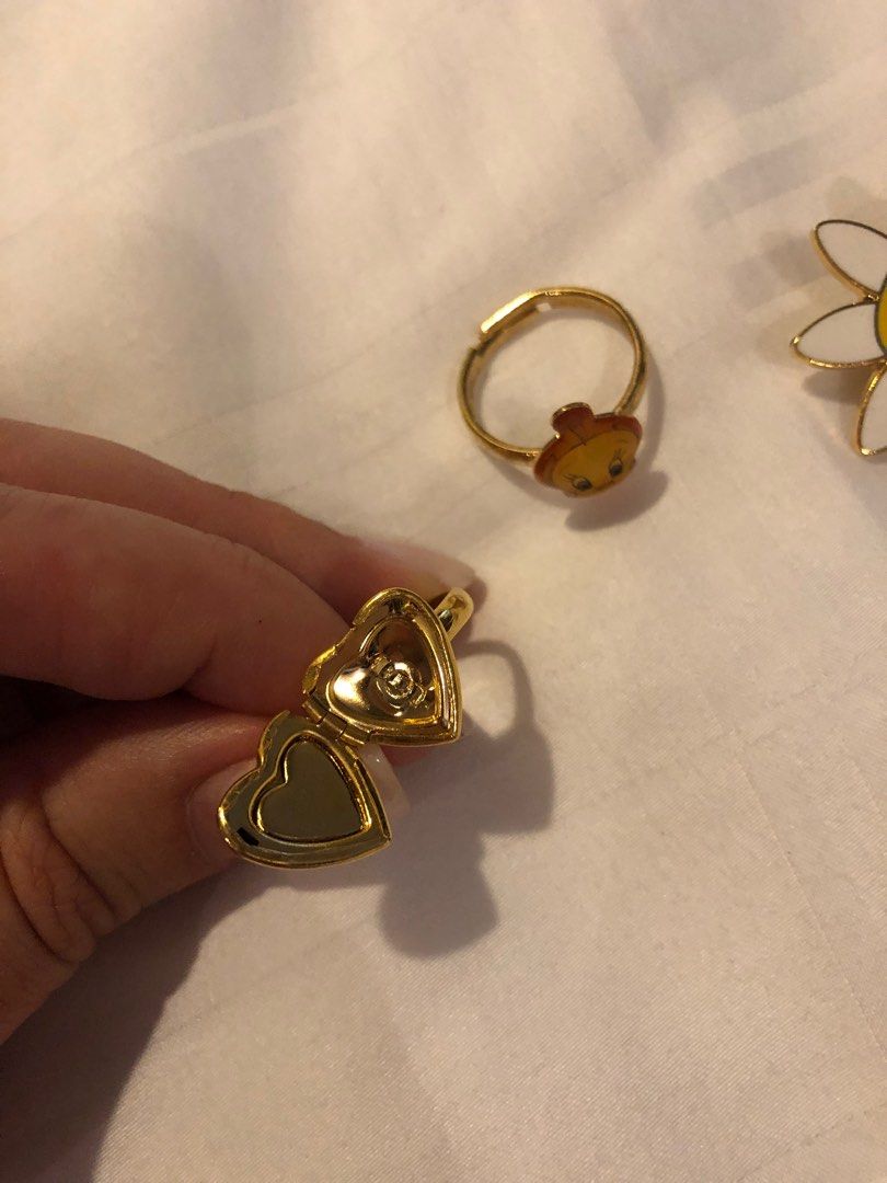 Tweety bird jewellery collectibles pin and rings