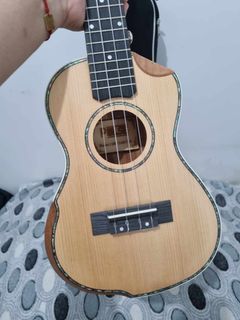 Ukelele -  Acoustic Concert type