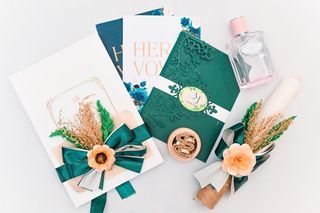 Wedding Essentials (Moss green)