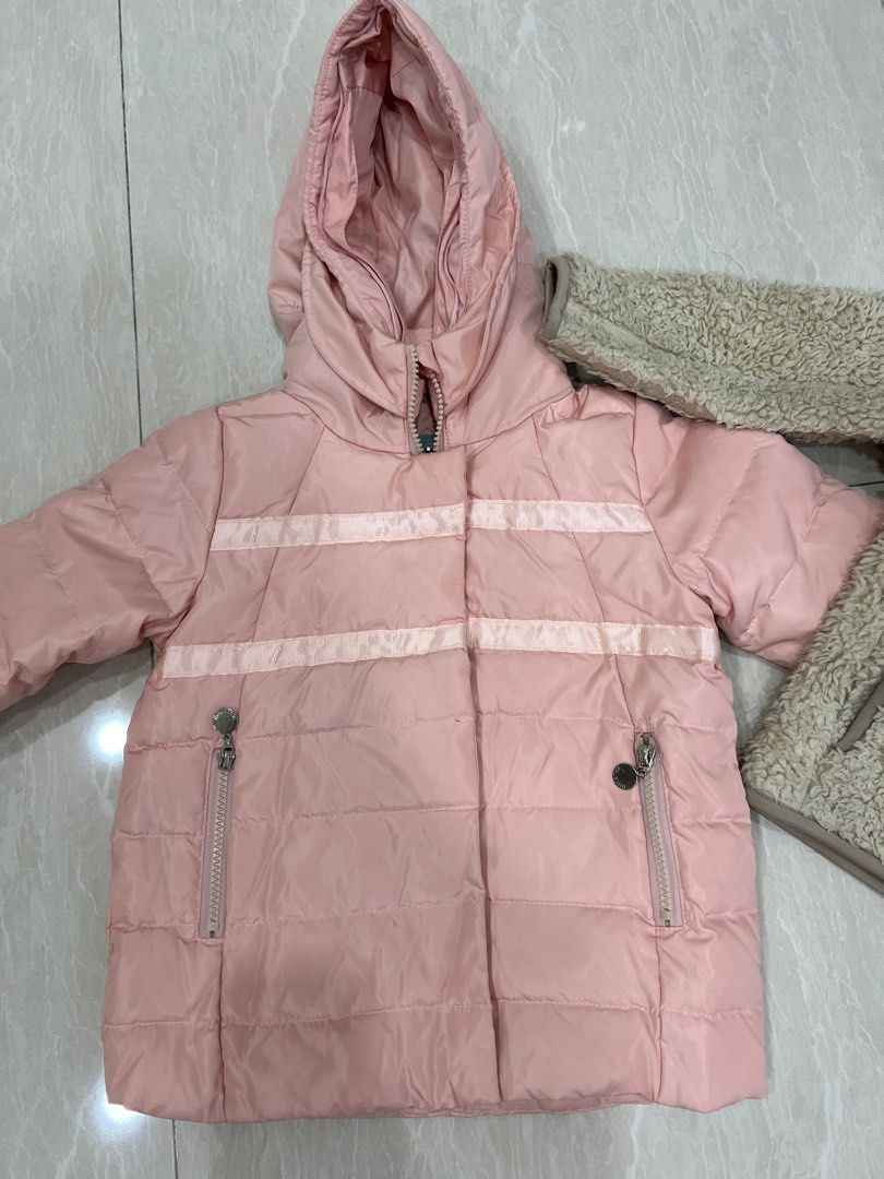 Winter Jacket (Category: Babies & Kids Fashion) located in Singapore. Submitted by vrom (Listing ID 1306953007, Image 3). Description: .