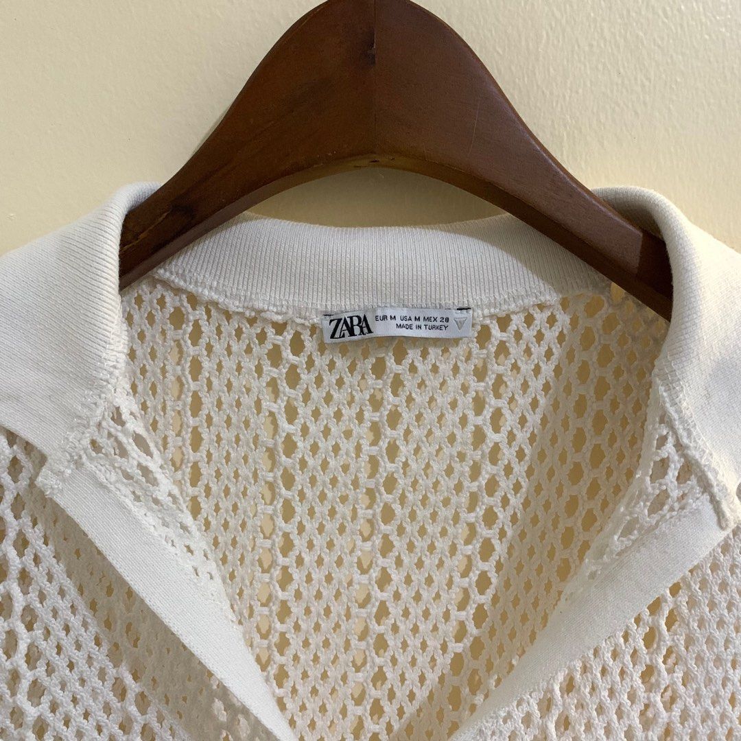 Zara white collared meshy top (Category: Blouses) located in San Fernando. Submitted by project.cleanup (Listing ID 1306920585, Image 2). Description: Very cute with a contrasting color inner or just a nude bra 🔥 .