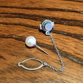 14k White Gold with Pearl Tie Pin