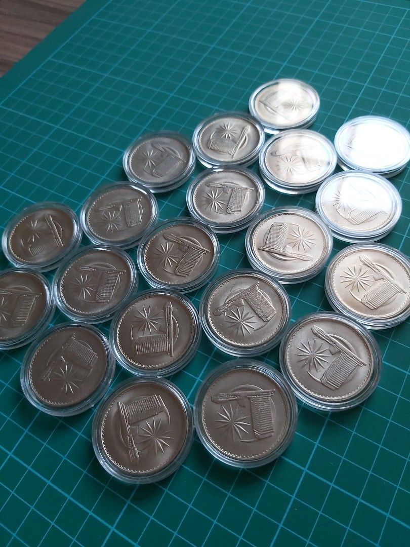 1986 RM1 Malaysia currency 1st series one Ringgit old coins,  World/Singapore notes collections, 马来西亚1令吉硬币, mintage 253k 2nd rarest,  Hobbies & Toys, Memorabilia & Collectibles, Currency on Carousell