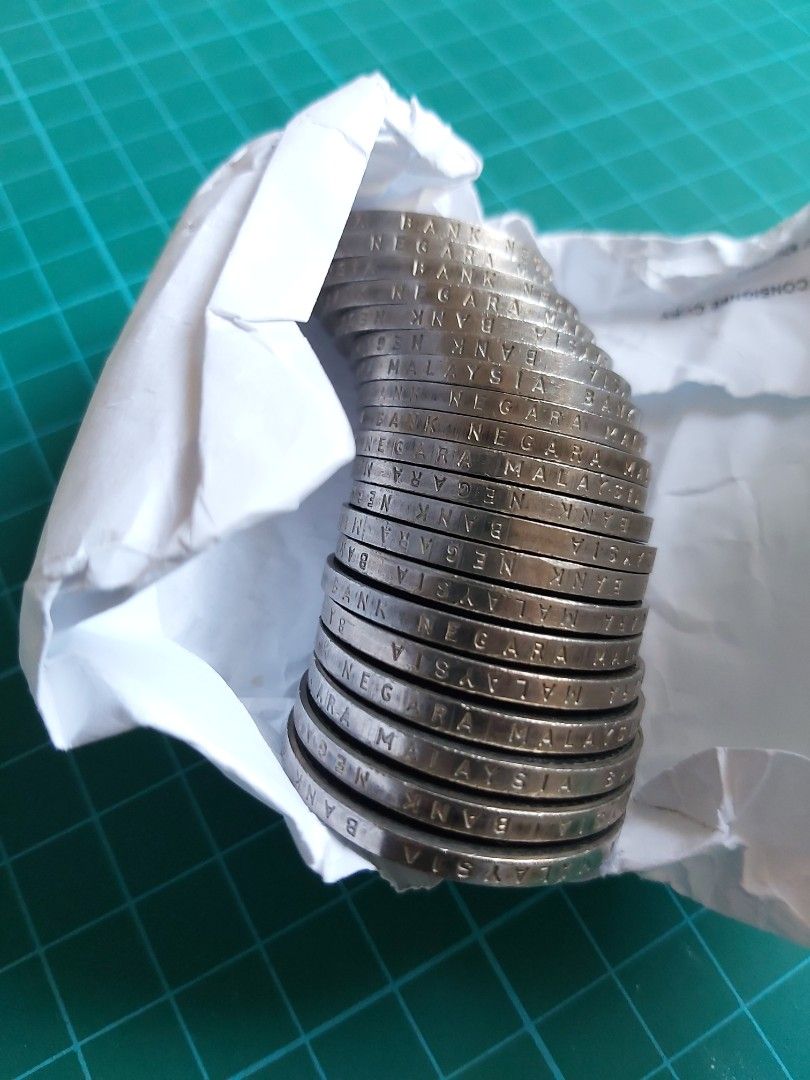 1986 RM1 Malaysia currency 1st series one Ringgit old coins,  World/Singapore notes collections, 马来西亚1令吉硬币, mintage 253k 2nd rarest,  Hobbies & Toys, Memorabilia & Collectibles, Currency on Carousell