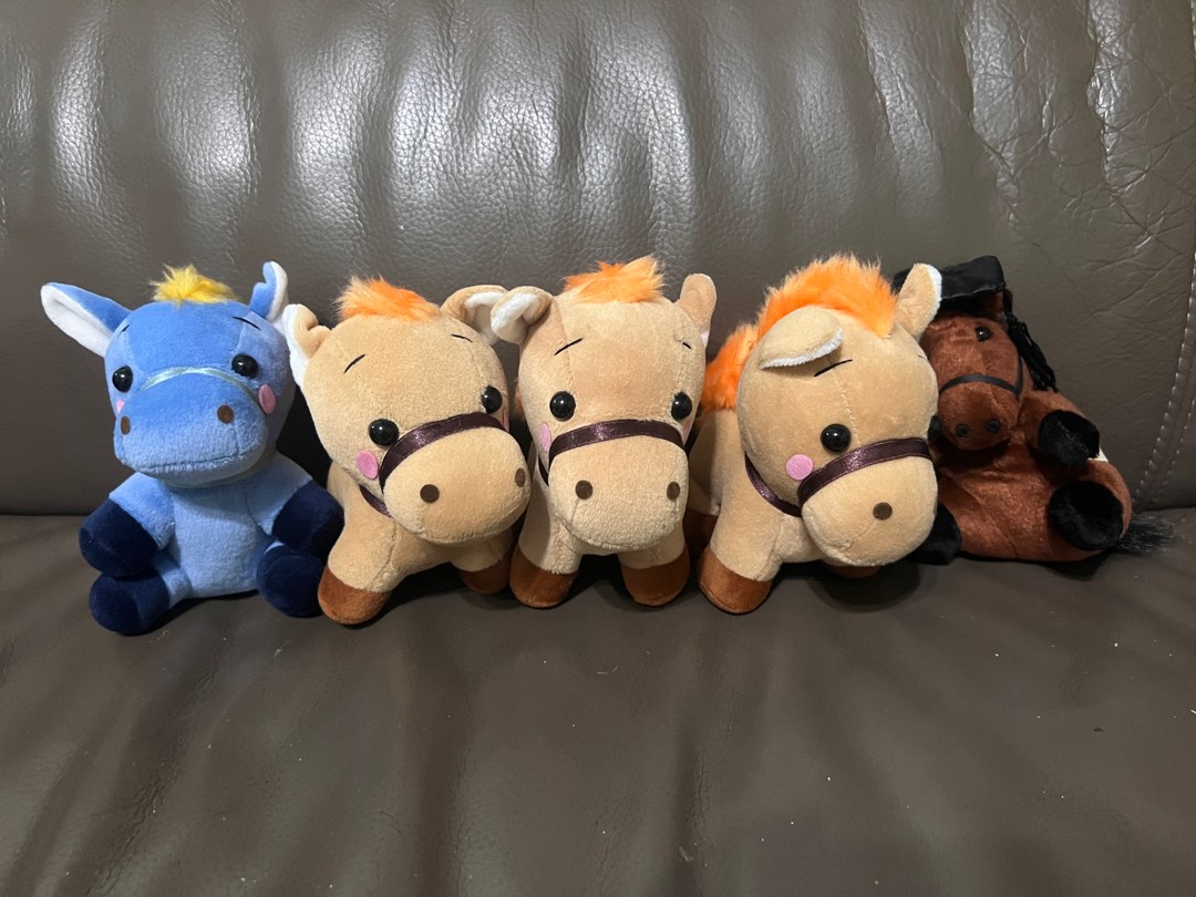 馬仔公仔 賽馬公仔 熱鬥小馬公仔, 興趣及遊戲, 玩具 & 遊戲類 - Carousell