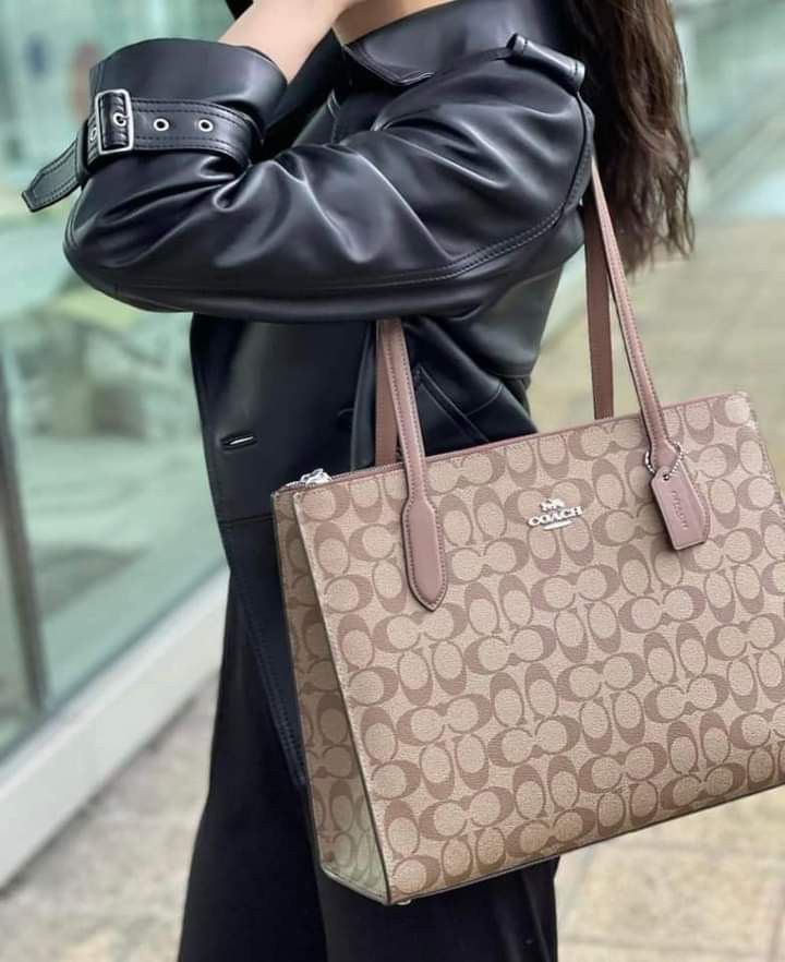 CCH Nina Carryall Tote Luxury Bags Wallets on Carousell
