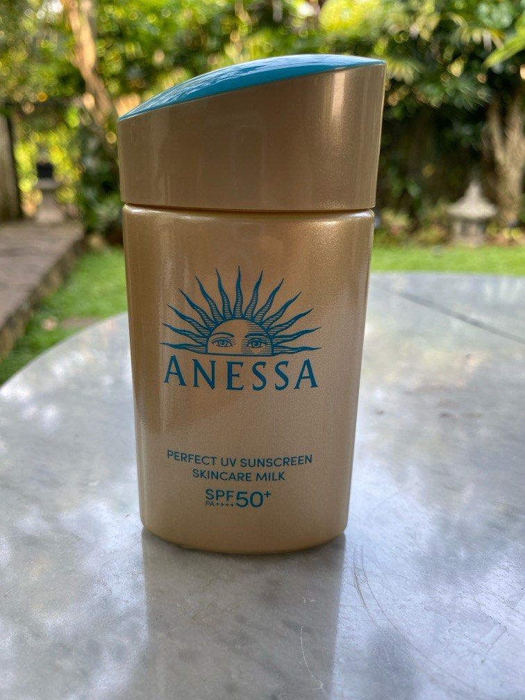 Anessa SPF 50, Kesehatan & Kecantikan, Kulit, Sabun & Tubuh di Carousell