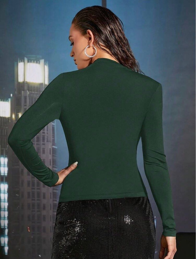 Asymmetrical Long sleeve Top Dark Green (Category: Longsleeves) located in Antipolo. Submitted by cccccc_hehe (Listing ID 1307178136, Image 2). Description: Asymmetrical Neck Dark green/Emerald green.